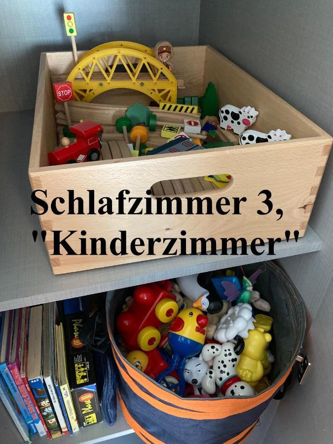 4-Zimmer Kinderfreundliche Ferienwohnung フリードリヒスハーフェン エクステリア 写真