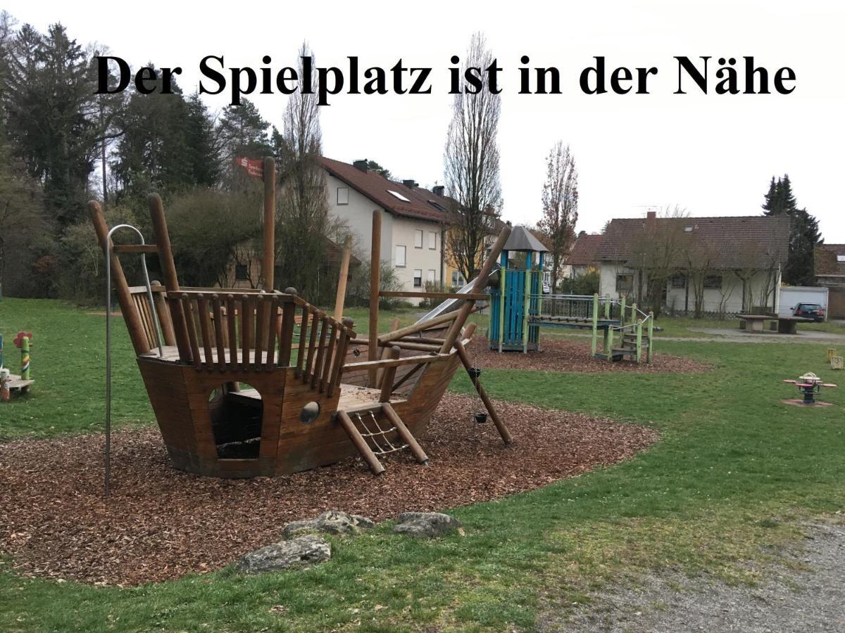 4-Zimmer Kinderfreundliche Ferienwohnung フリードリヒスハーフェン エクステリア 写真